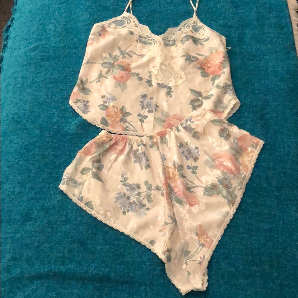 Lingerie (Sz 32)